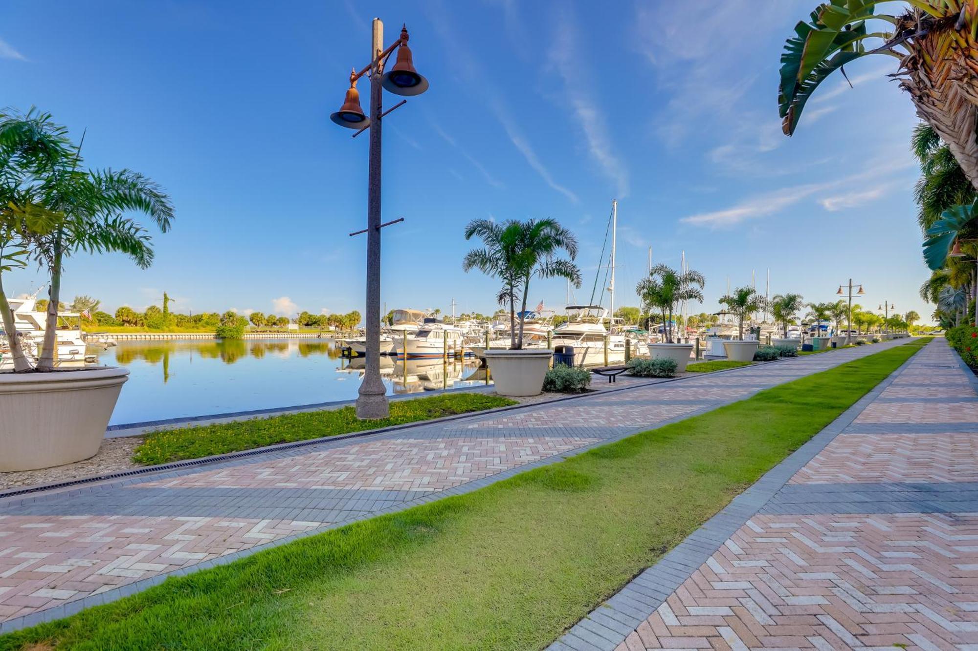Coastal-Zen Ruskin Retreat Less Than 1 Mi To Beach! Bagian luar foto