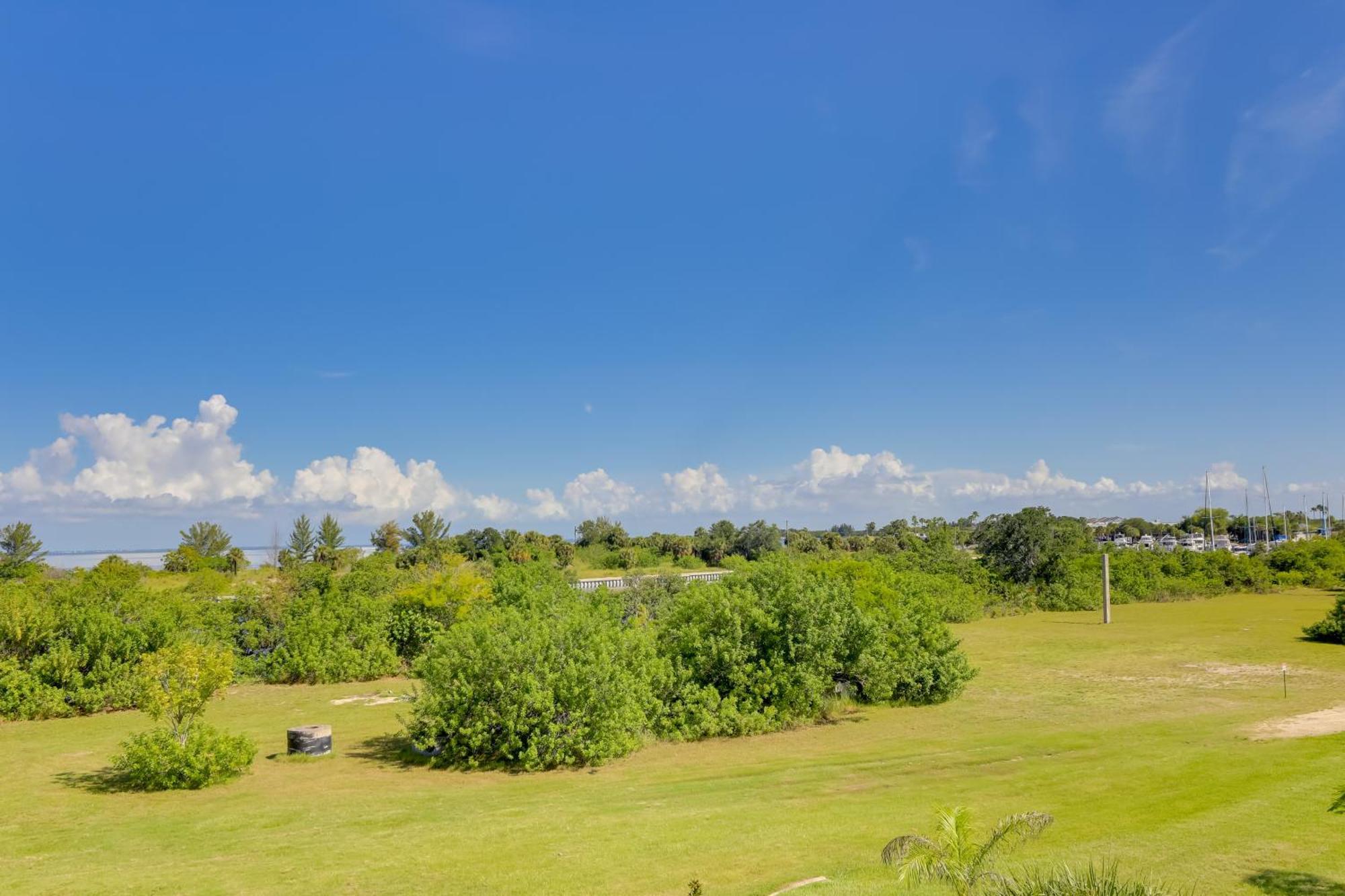 Coastal-Zen Ruskin Retreat Less Than 1 Mi To Beach! Bagian luar foto