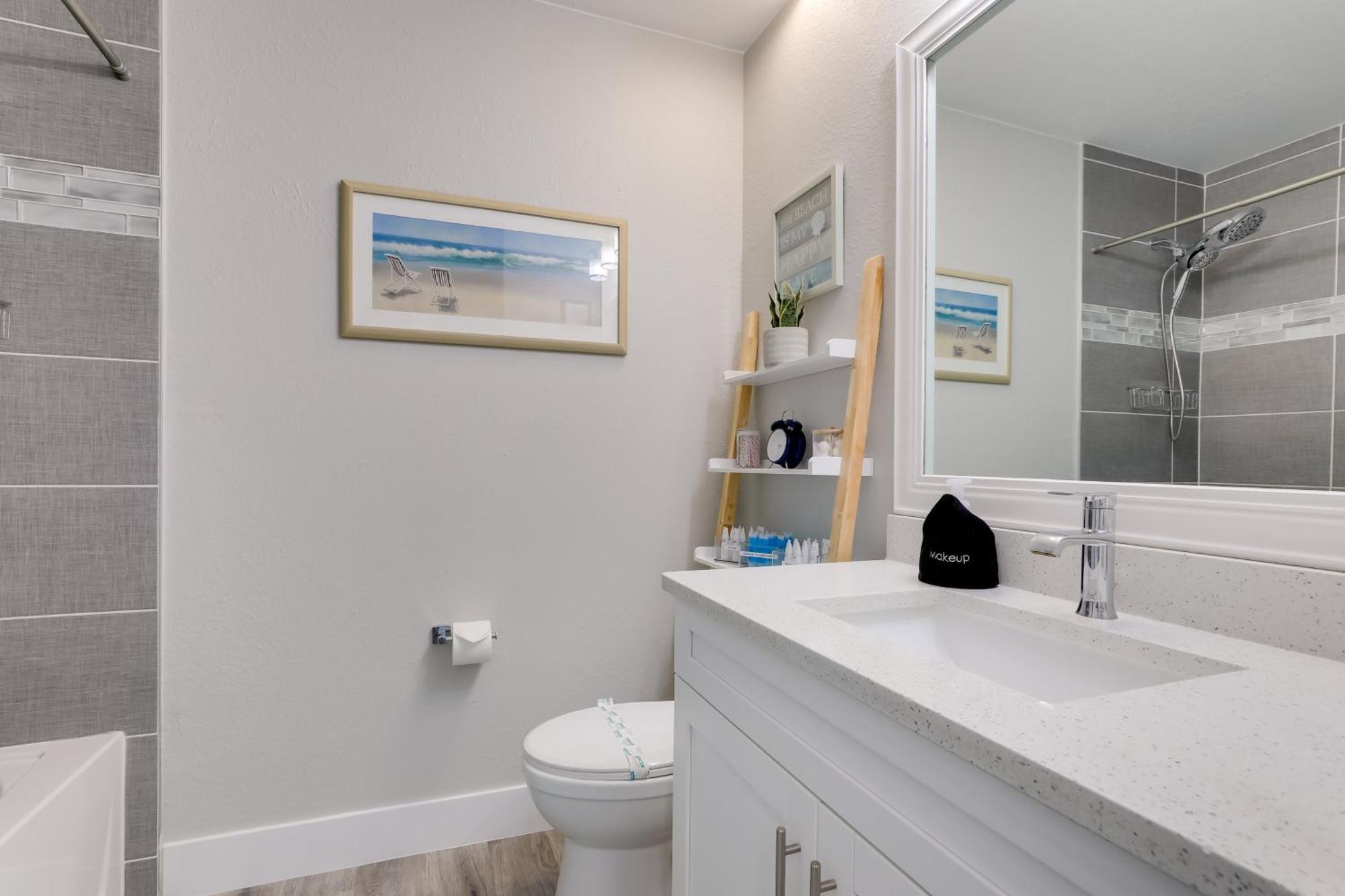 Coastal-Zen Ruskin Retreat Less Than 1 Mi To Beach! Bagian luar foto
